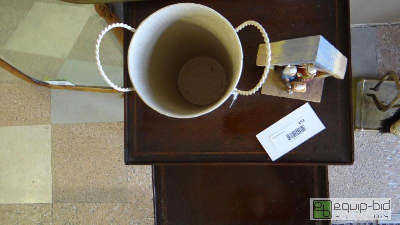 lot 493 image: Nesting table set with slight damage....