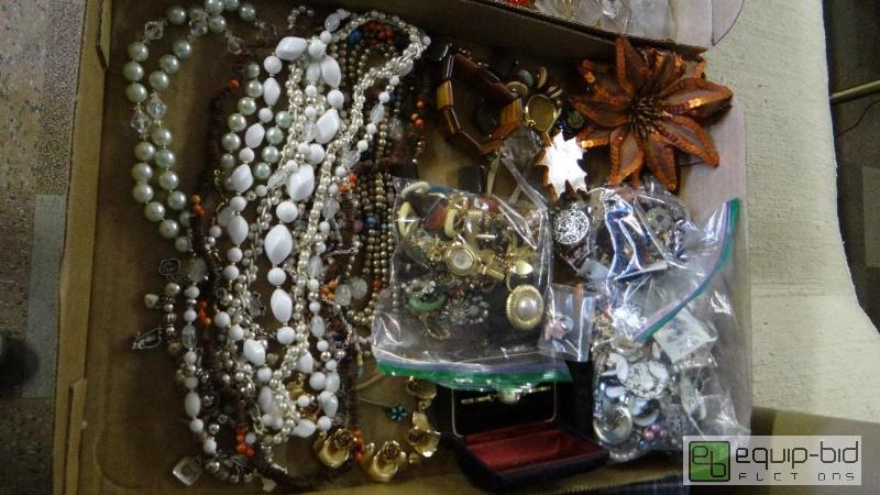 lot 497 image: Lot of various costume jewelry and jewelry bo...