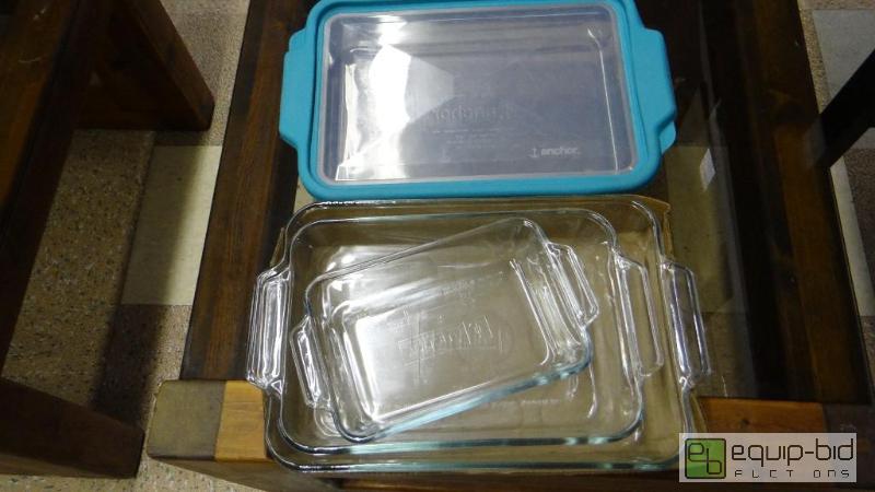 lot 513 image: Assorted anchor glass baking dishes....