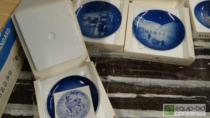 lot 518 image: Lot of collectable plates....