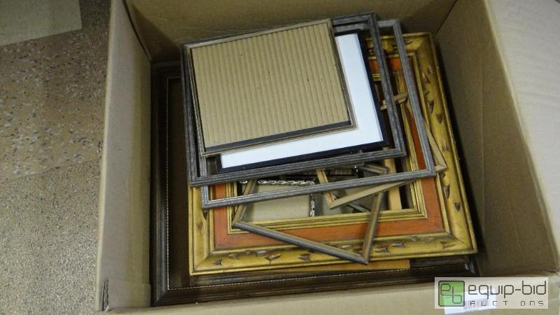 lot 524 image: Lot of 50 various picture frames....