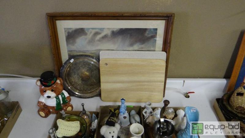 lot 548 image: 3 flats of various collectibles and misc....