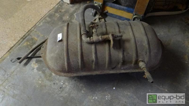 lot 555 image: Old metal tank....