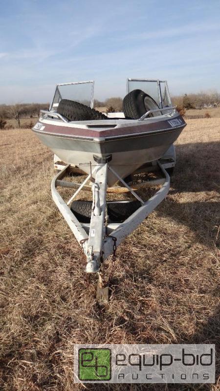 lot 560 image: Conroy boat with motor and trailer.  Interior...