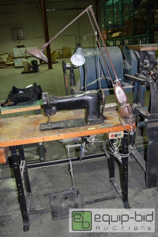 lot 1303 image: Singer &nbspModel&nbsp110w124&nbspLeather&...