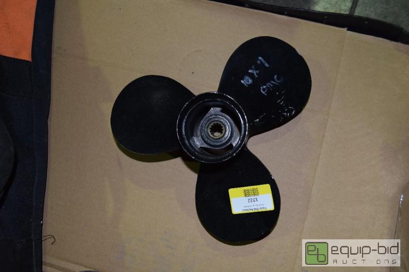 lot 1322 image: Johnson Evinrude&nbspOutboard Motor Prop 10x...