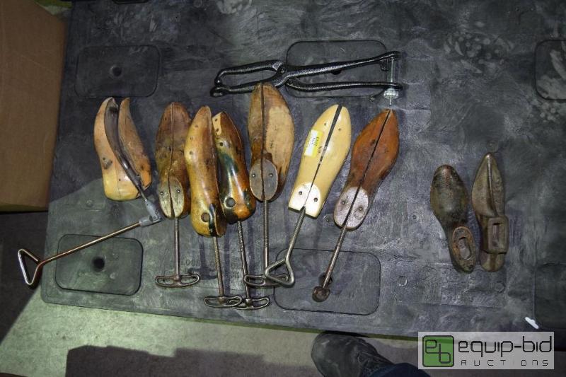 lot 1325 image: Vintage Shoe stretchers Shoe cobblers Leather...
