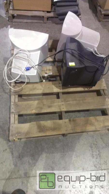 lot 1565 image: 3 Computer monitors....