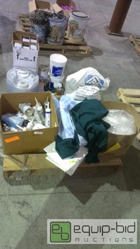 lot 1580 image: Cans of RAM tac brand adhesive &nbspcaulking...