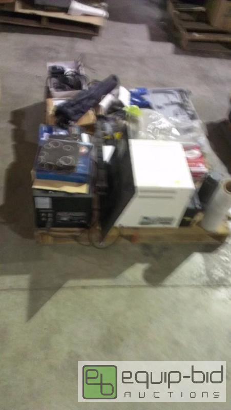 lot 1585 image: Drill. Electronics&nbsp Multi outlet bar and...