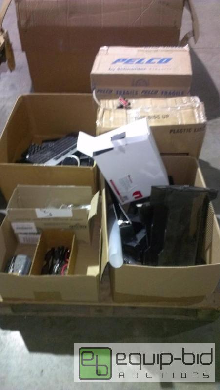 lot 1622 image: Pallet with Office Supplies, Keyboards, 3D Gl...