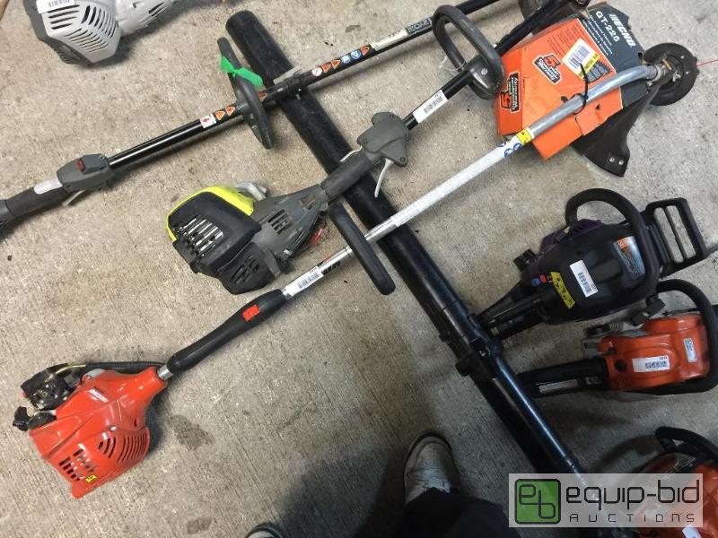 lot 5076 image: ECHO MODEL GT-225 - 2 Cycle 21.2 cc Curved Shaft Gas Trimmer