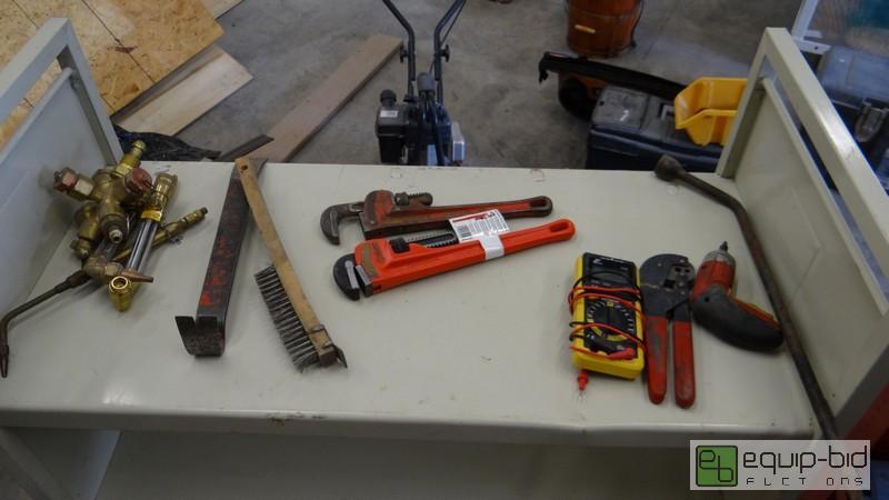 lot 1069 image: Lot Of Misc Tools