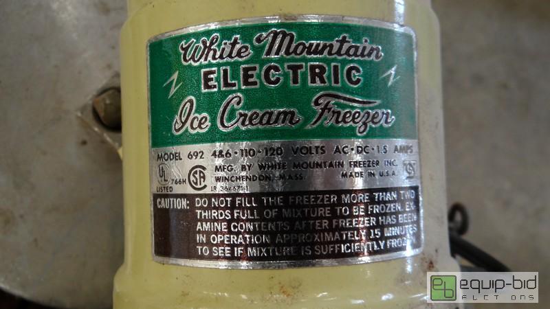 lot 1075 image: White Mountain Ice Cream Machine