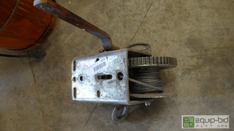 lot 1076 image: Boat Cable Hand Winch