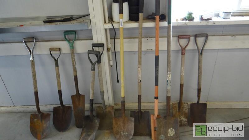 lot 1083 image: Lot Of Assorted Shovels