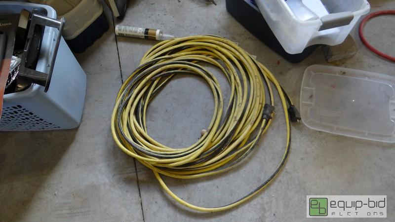 lot 1086 image: 50 Heavy Gauge Extension Cord