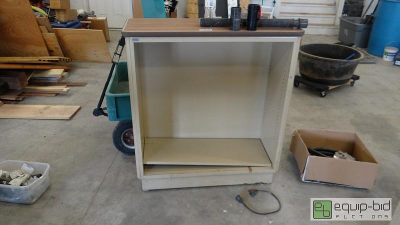 lot 1090 image: Shelf Unit