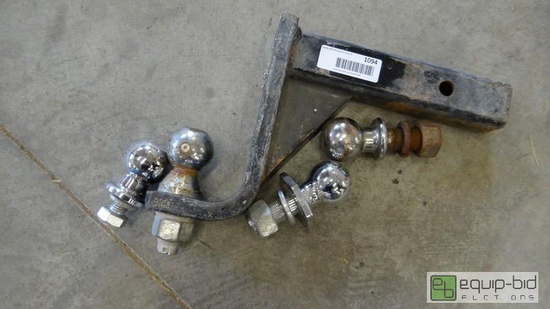 lot 1094 image: Drop Hitch And Trailer Balls