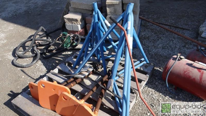 lot 1099 image: Lot Of Boat Stands