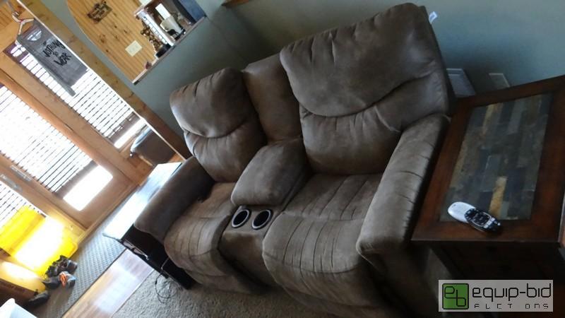 lot 1107 image: 2 Seat Electric Reclining Couch With Center Console