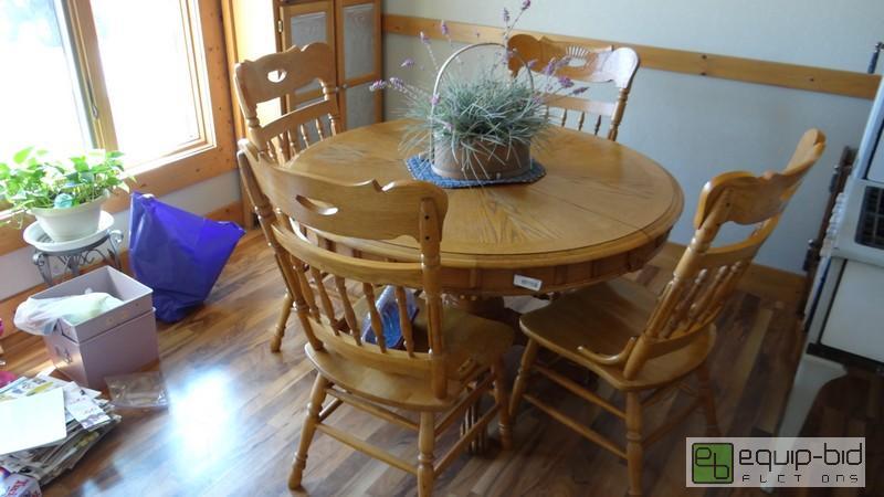 lot 1111 image: Dining Room Table And Chairs