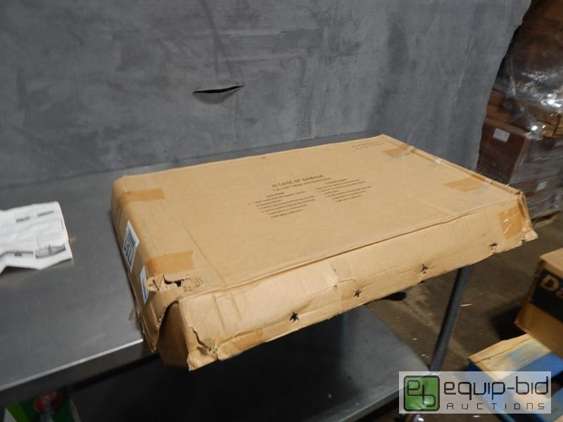 lot 2416 image: Paramount Restyling Folding Hitch Mount Cargo Basket