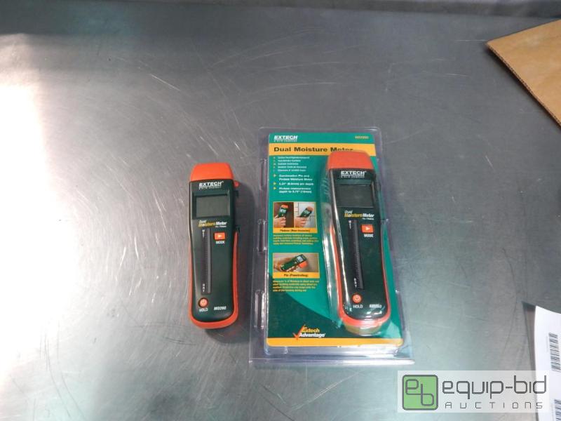 lot 2512 image: Extech Dual Moisture Meters