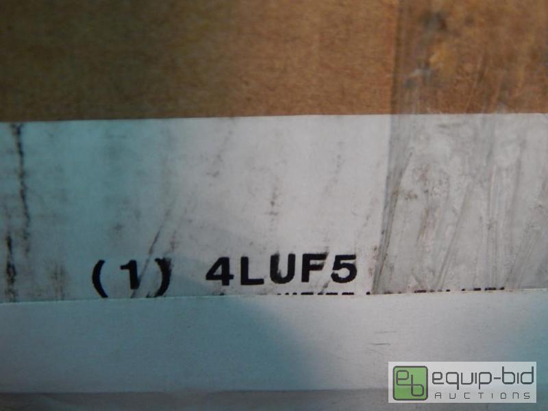 lot 2564 image: Dupont Tychem Coverall