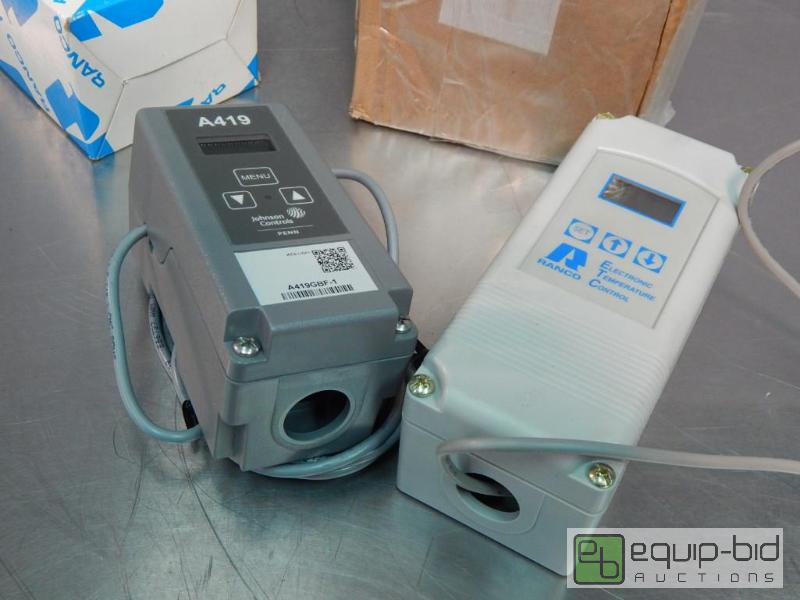 lot 2600 image: Electronic Temperature Controls