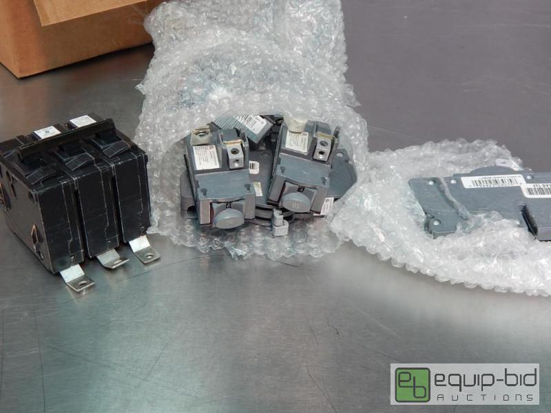 lot 2606 image: Lot of Electrical Hardware