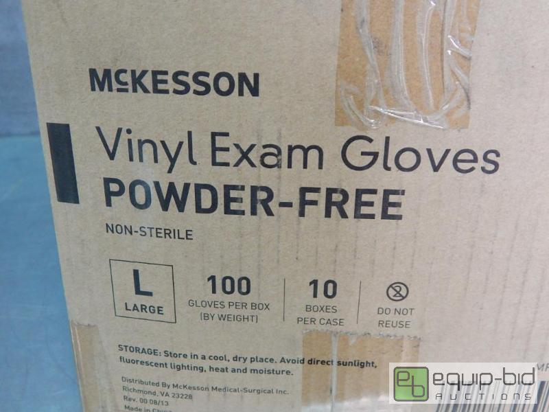 lot 2683 image: Box of Vinyl Exam Gloves