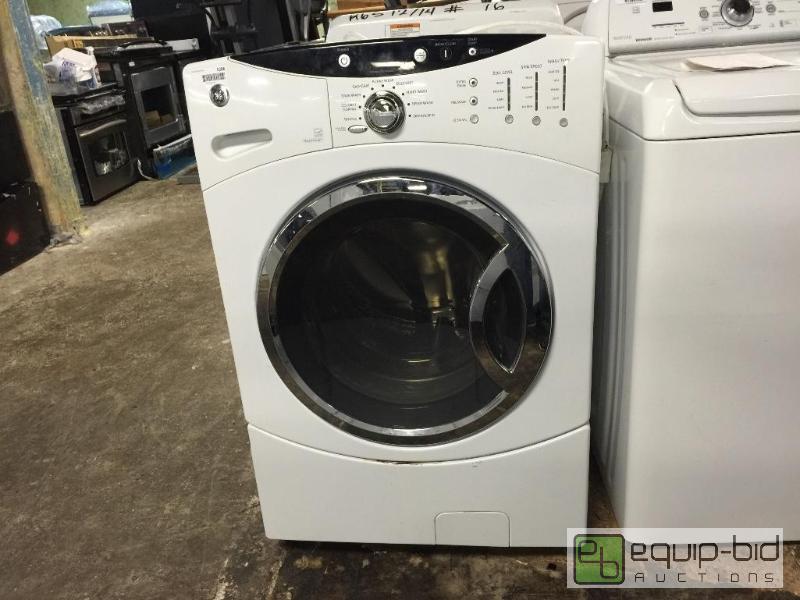 lot 5206 image: GE Front Load Washer WCVH6800J