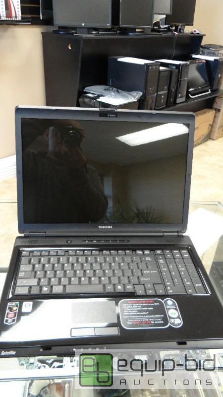 lot 114 image: Toshiba Satellite L355D-57901 Windows Vista Refurbished Lap Top
