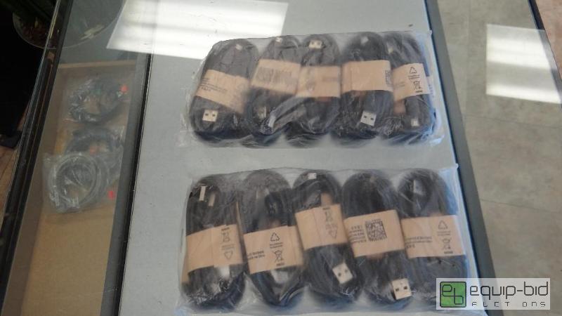 lot 124 image: Lot of USB Cords