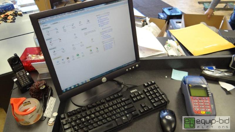 lot 186 image: LCD HP Monitor, Battery Back Up, Key Board, Mouse Only