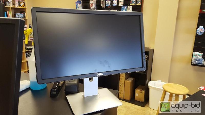 lot 3102 image: Dell LCD Computer Monitor