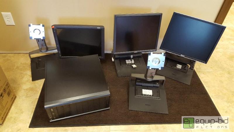 lot 3130 image: 3 LCD Monitors w Desktop Tower