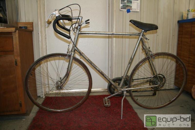 lot 2009 image: Vintage Nishiki brand racing bicycle, made in...