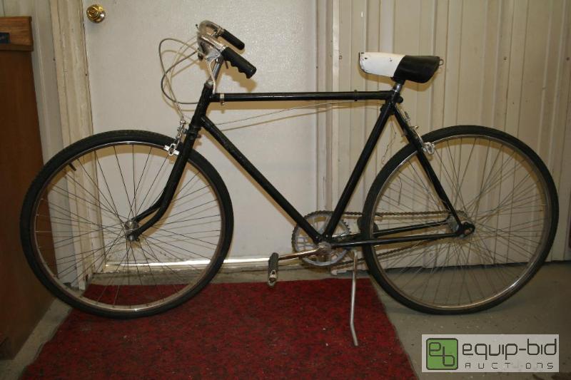 lot 2012 image: Vintage Hercules Tourist bicycle....