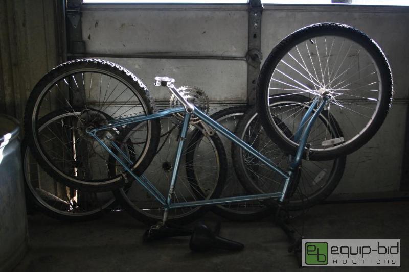 lot 2014 image: Bike with extra parts...