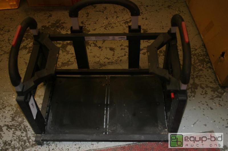 lot 2017 image: Charbroil BBQ caddy colapsable 26x17...