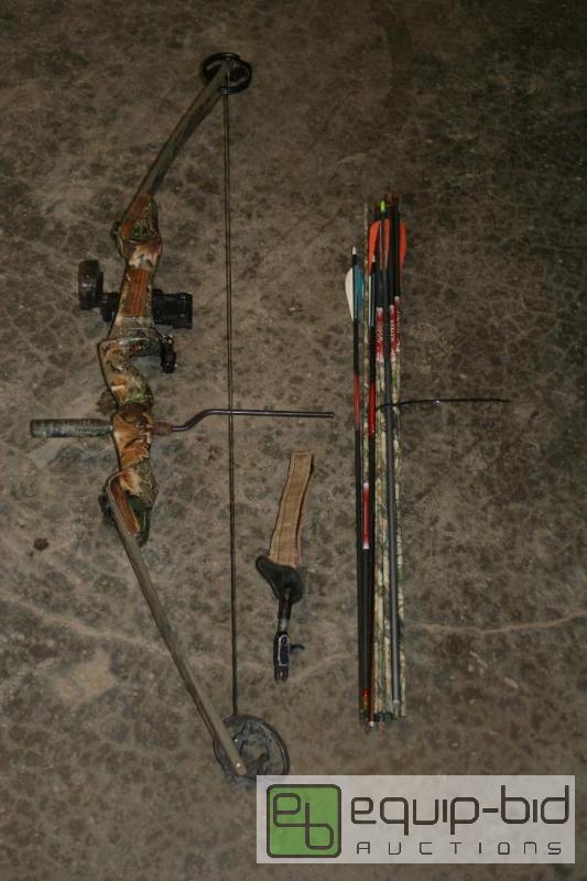 lot 2043 image: Martin Archery Compound bow and accessories...
