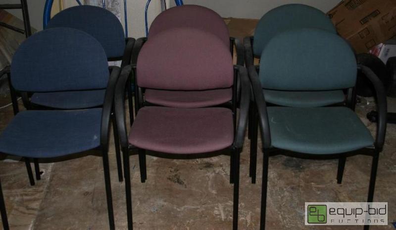 lot 2075 image: Lot of 6 chairs. 2 blue, 2 red, 2 green....