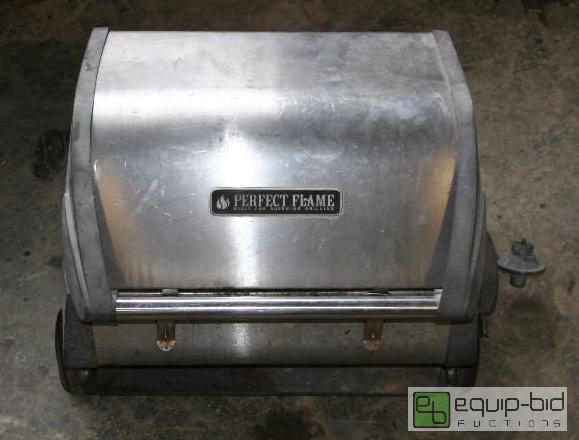 lot 2095 image: Perfect Flame table top BBQ grill...