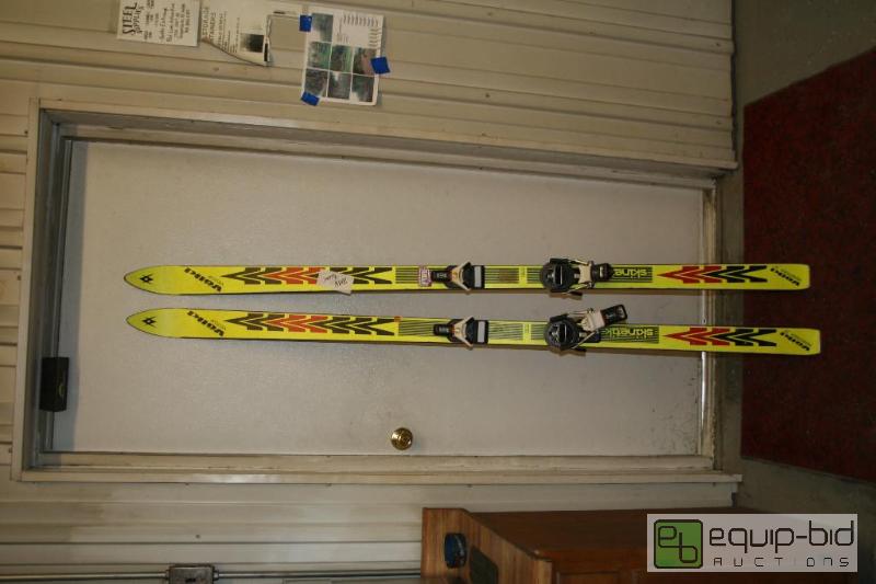 lot 2098 image: A pair of Voiki Renntiger snow skis 76&quot ...