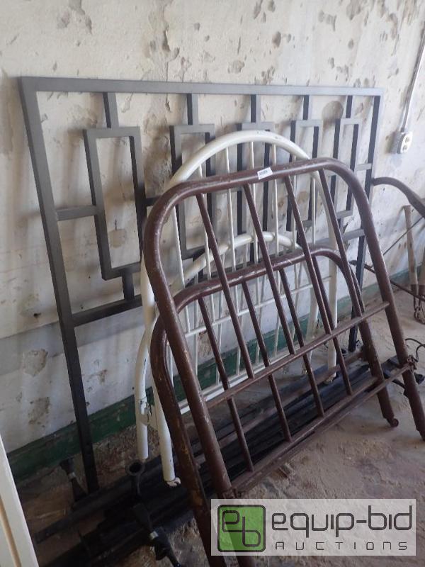 lot 2712 image: Lot of Full Size And Twin Bed Head Boards