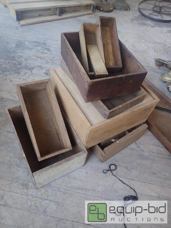 lot 2717 image: Large Lot of Collectable Storage Boxes