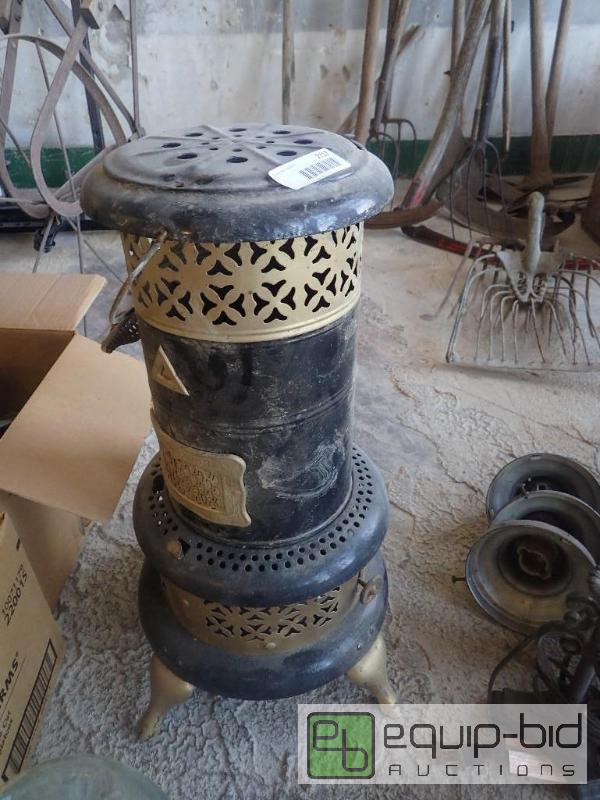 lot 2718 image: Vintage Oil Heater