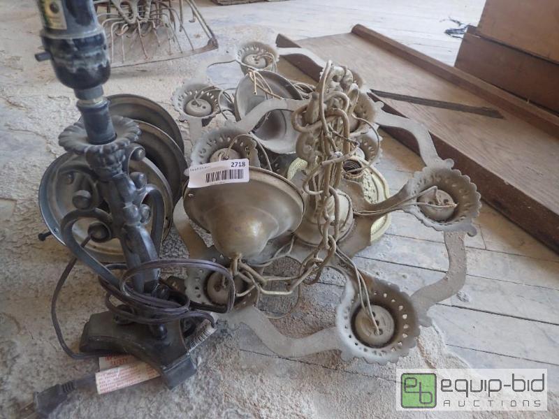 lot 2719 image: Lot of Vintage Hung Lighting Fixtures